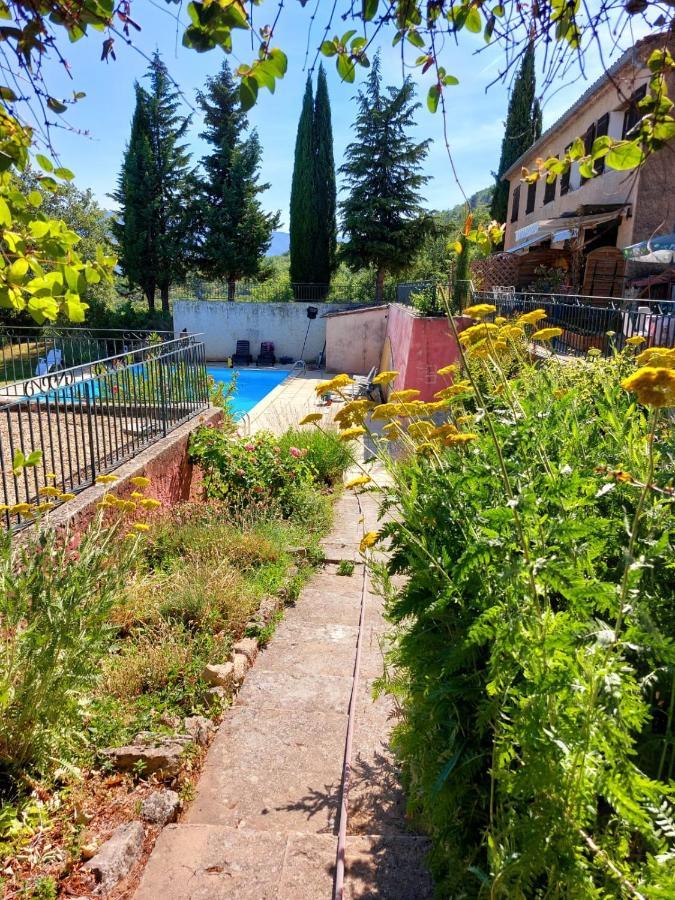 Logement D'Exception Pres Du Colorado Provencal Dans Une Residence Au Calme Avec Piscine Offrant Une Vue Imprenable Sur Le Luberon Depuis Sa Terrasse Viens 외부 사진