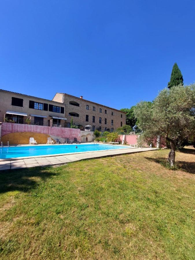 Logement D'Exception Pres Du Colorado Provencal Dans Une Residence Au Calme Avec Piscine Offrant Une Vue Imprenable Sur Le Luberon Depuis Sa Terrasse Viens 외부 사진