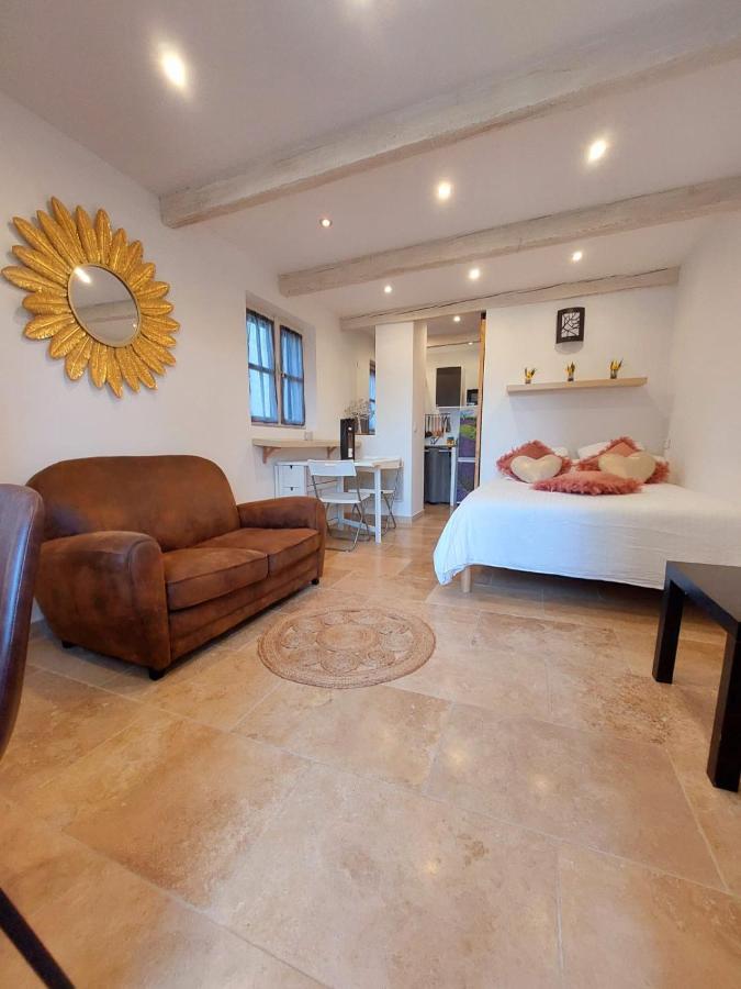 Logement D'Exception Pres Du Colorado Provencal Dans Une Residence Au Calme Avec Piscine Offrant Une Vue Imprenable Sur Le Luberon Depuis Sa Terrasse Viens 외부 사진